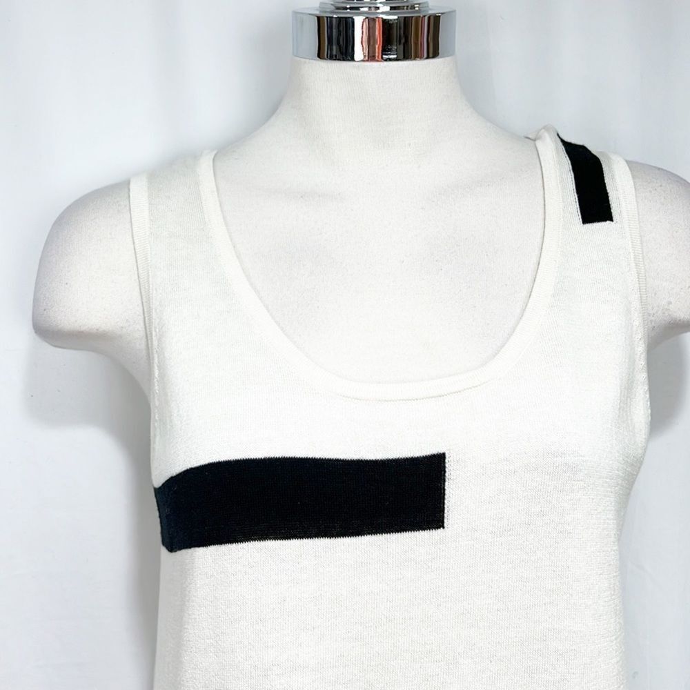 Lisa Todd Cream and Black Color Blocked Sleeveless Sweater Medium - Picture 5 of 9